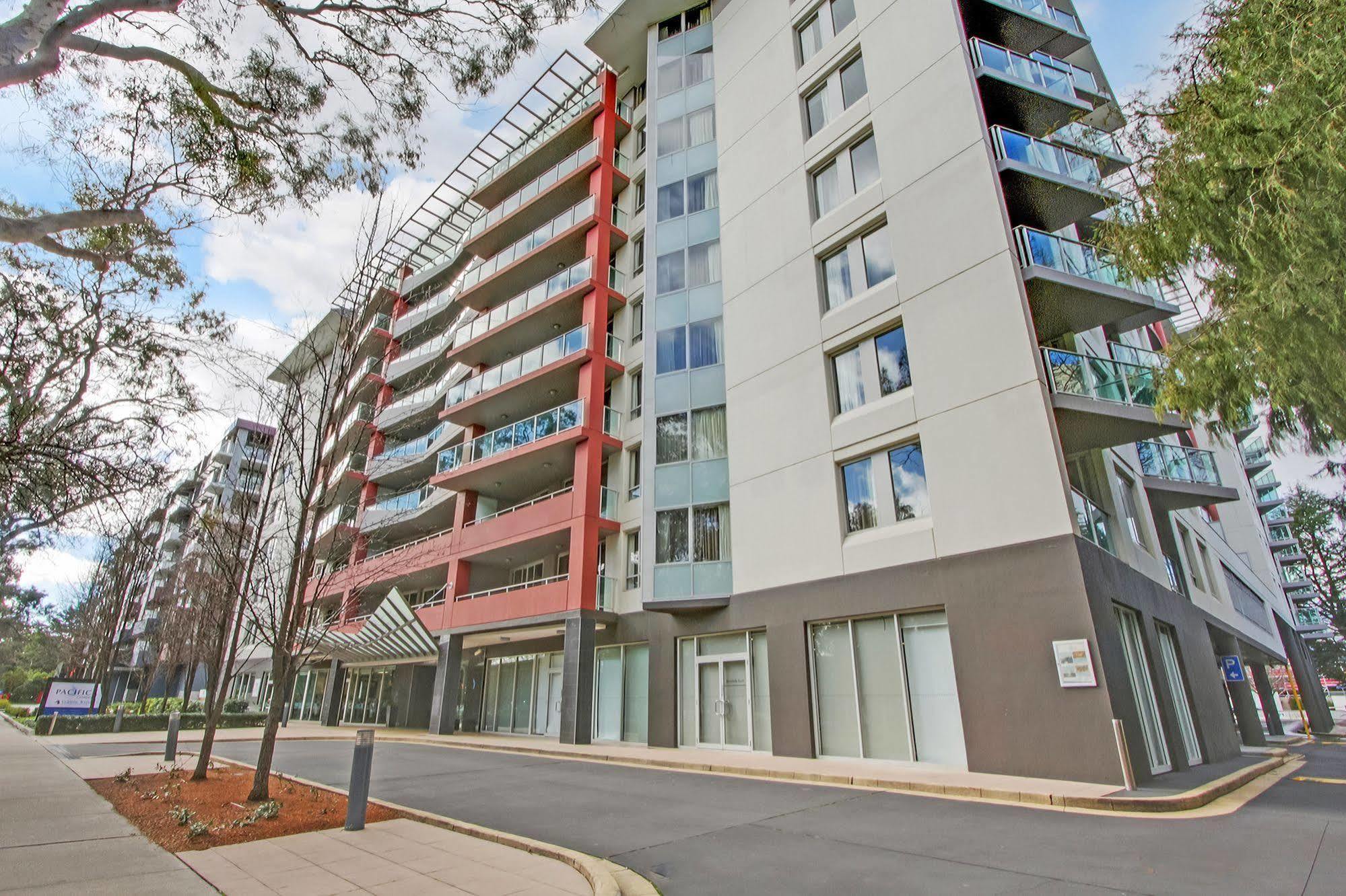 Pacific Suites Canberra Eksteriør billede
