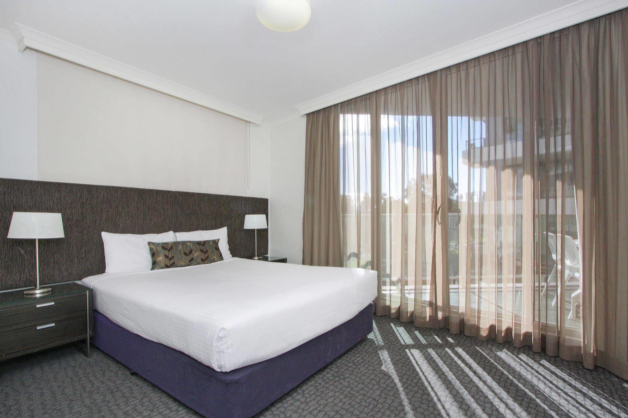 Pacific Suites Canberra Eksteriør billede