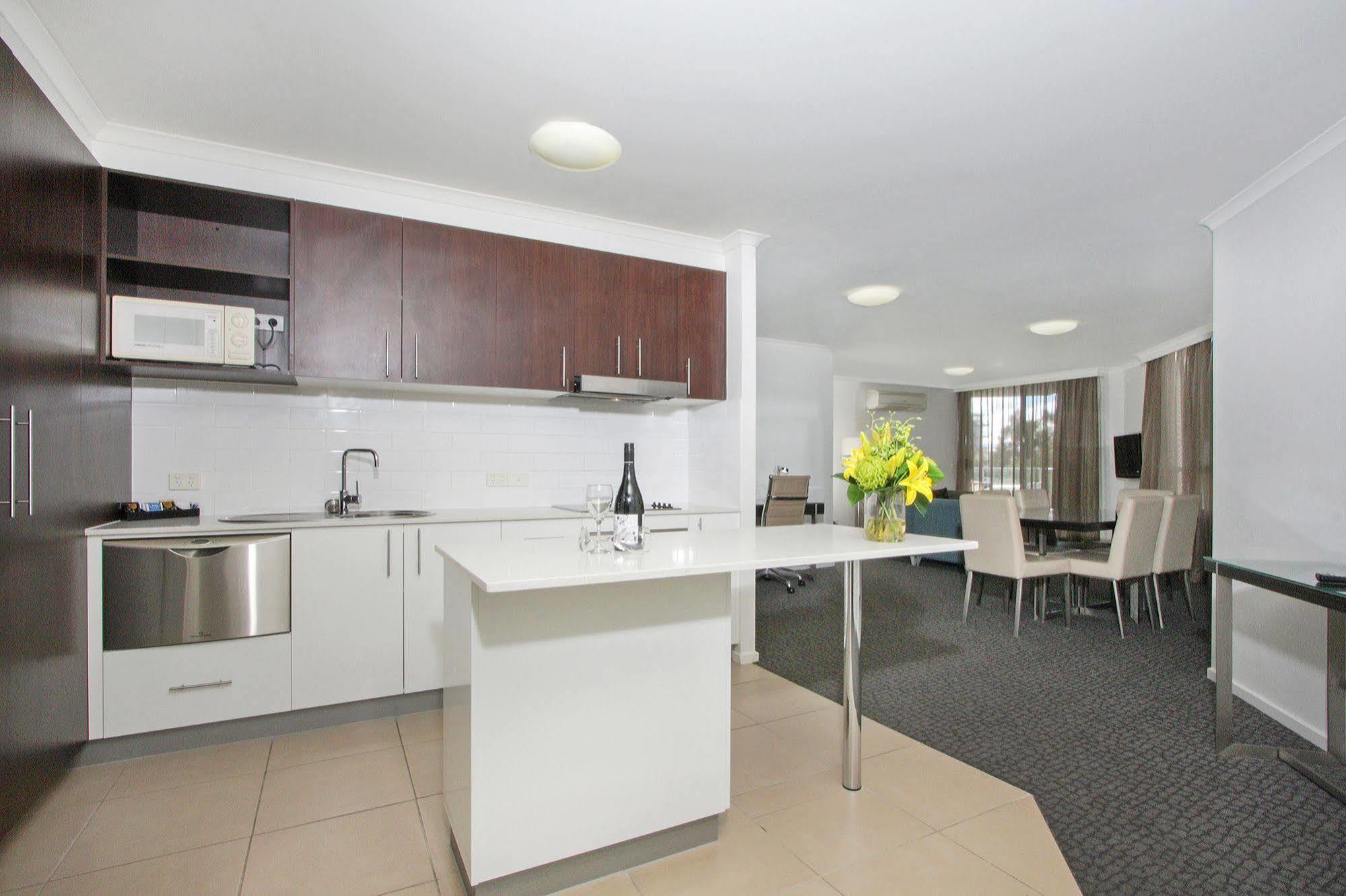 Pacific Suites Canberra Eksteriør billede