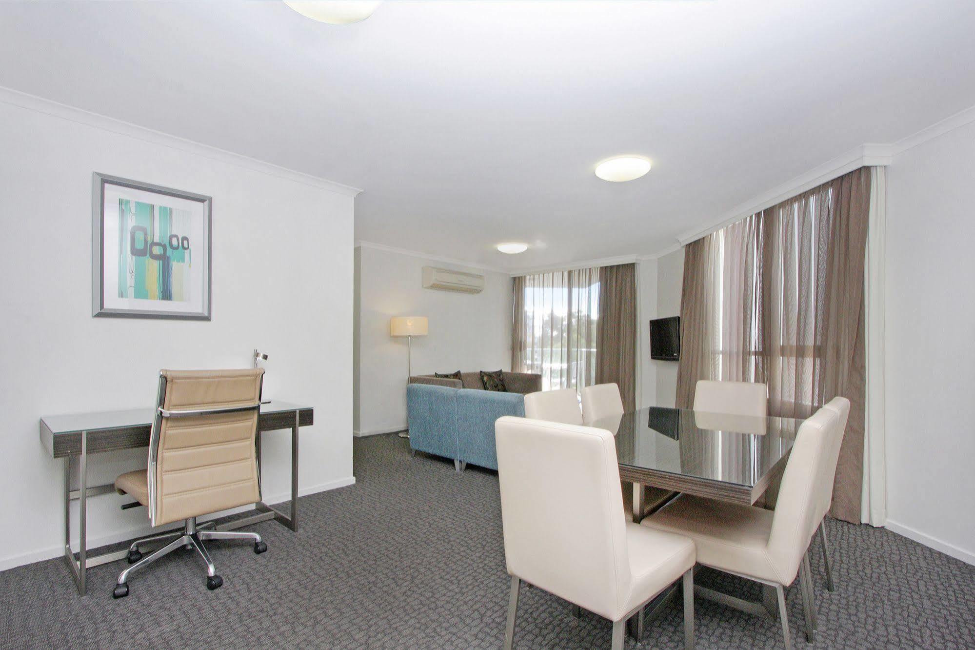 Pacific Suites Canberra Eksteriør billede
