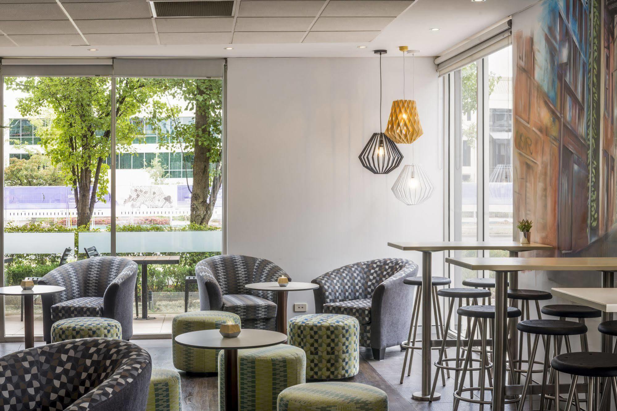 Pacific Suites Canberra Eksteriør billede