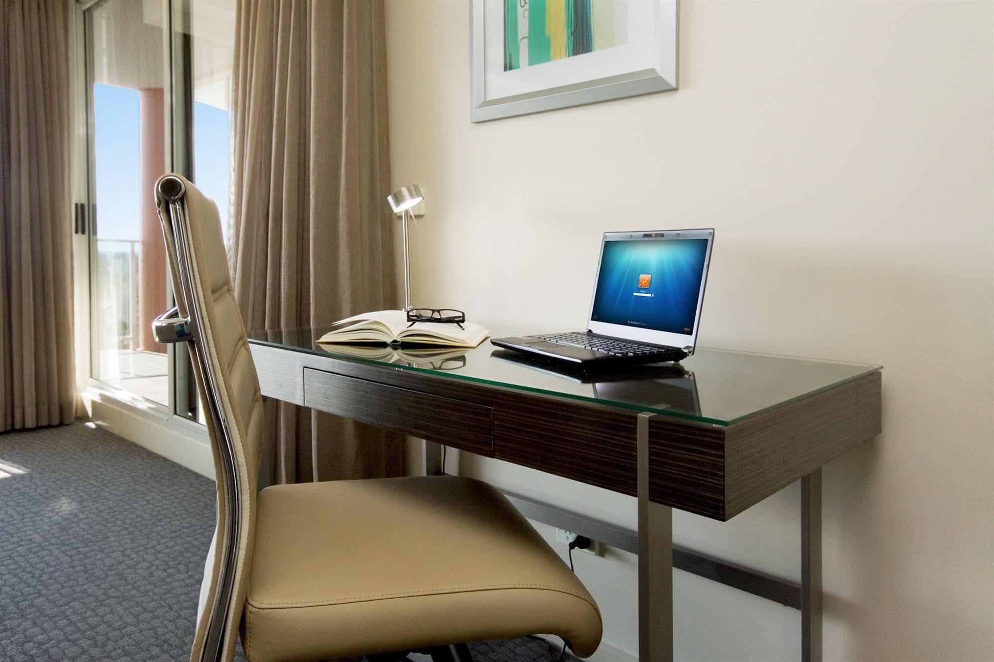 Pacific Suites Canberra Eksteriør billede